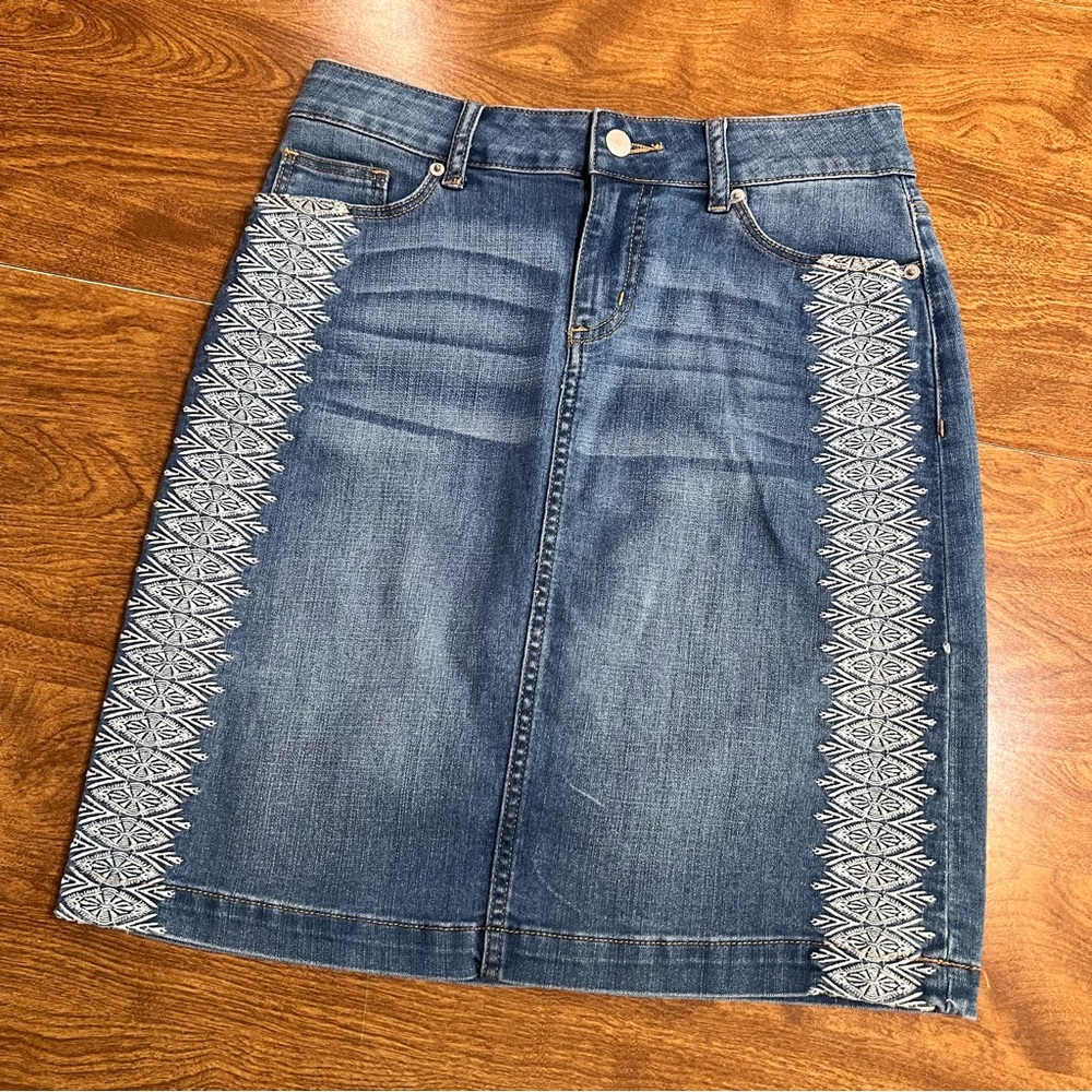 Westport Stretch Embroidery Accent Denim Jean Skirt size 4